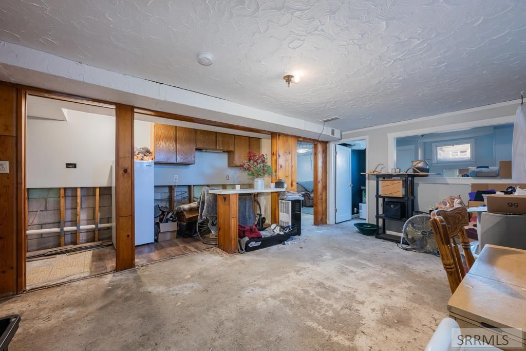 Image 5 of property listing at 343 N Park Avenue, Shelley, ID 83274