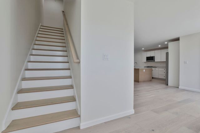 17 Autumn Lane, Raymond, NH 03077