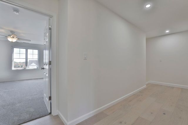 17 Autumn Lane, Raymond, NH 03077