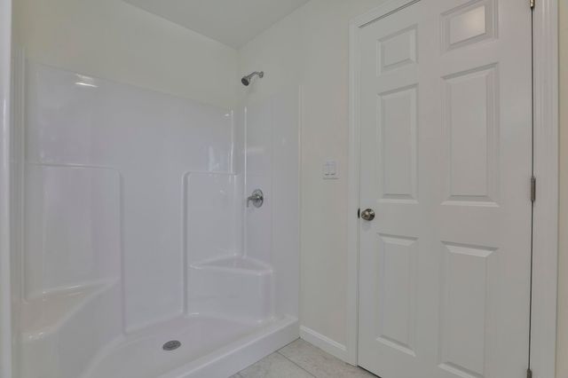 17 Autumn Lane, Raymond, NH 03077