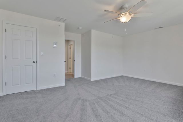 17 Autumn Lane, Raymond, NH 03077