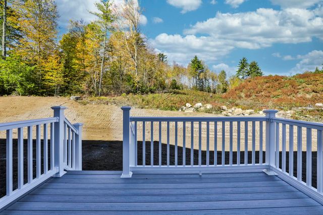 17 Autumn Lane, Raymond, NH 03077