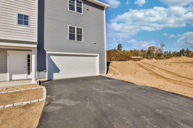 17 Autumn Lane, Raymond, NH 03077