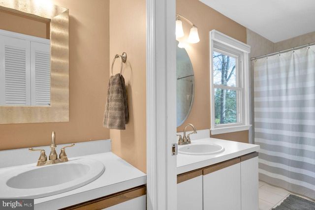 41 LAWRENCIA DR, Lawrenceville, NJ 08648