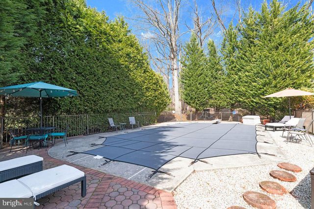 41 LAWRENCIA DR, Lawrenceville, NJ 08648