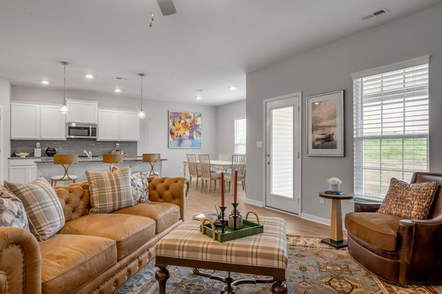 100 Linzi Way, Paris, KY 40361