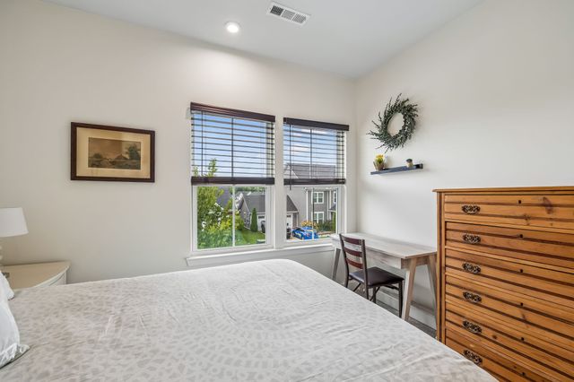 1031 Oglethorpe Dr, Franklin, TN 37064