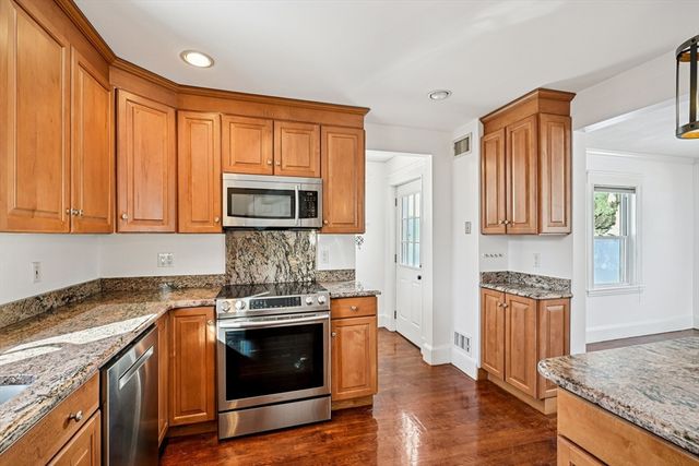 27 Park Street, Saugus, MA 01906