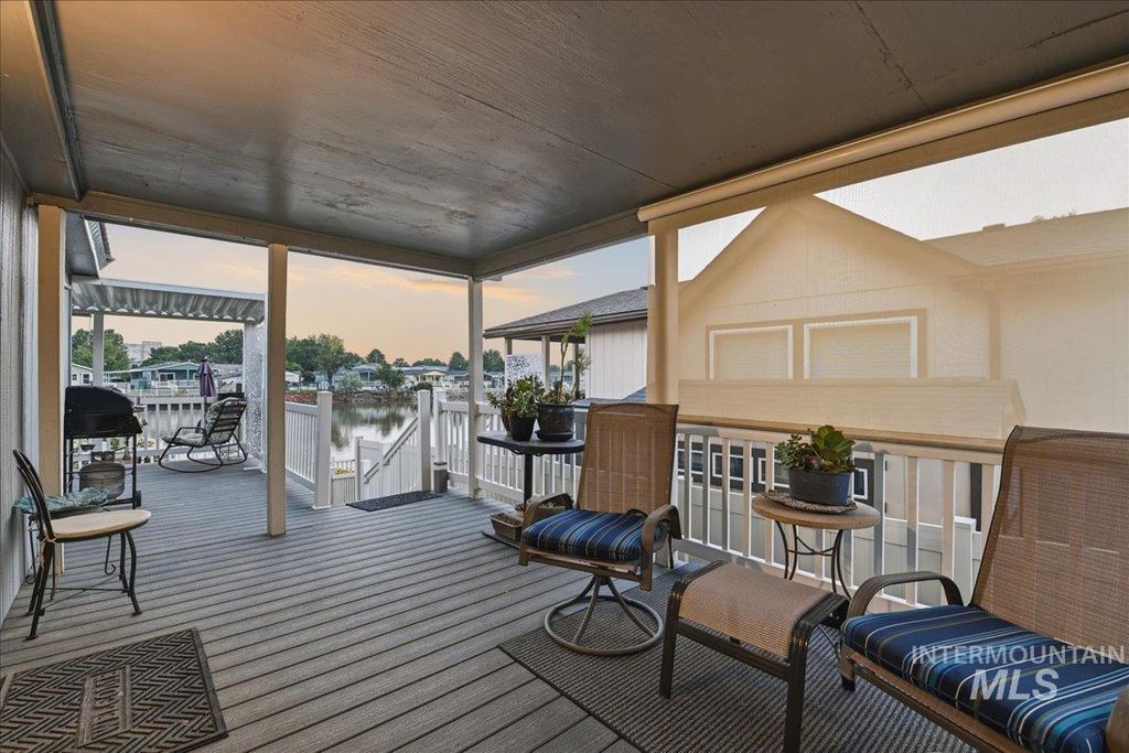 2271 E Blue Lake Ln, Boise, ID 83716 photo 4