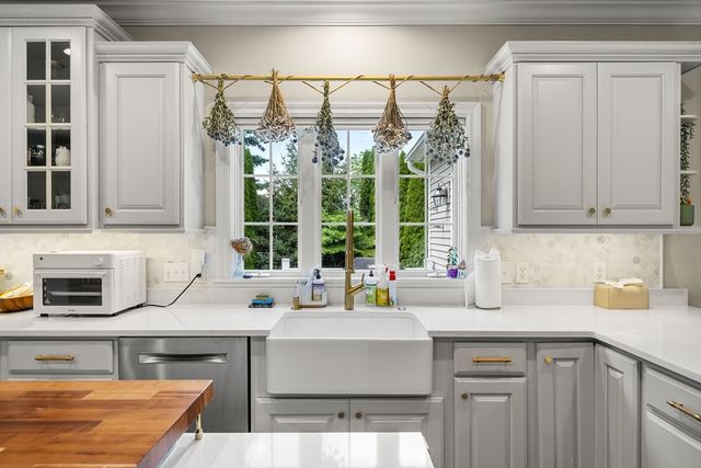 21 Leanne Drive, North Andover, MA 01845