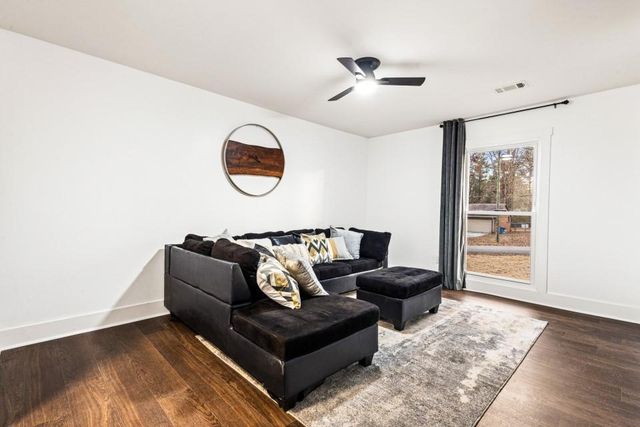 176 Blake Lane, Ellenwood, GA 30294