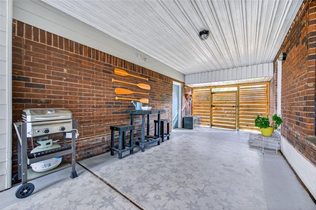 9818 Twin Shores Drive, Willis, TX 77318