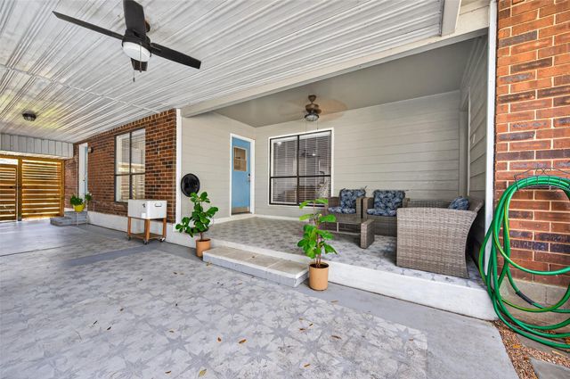 9818 Twin Shores Drive, Willis, TX 77318