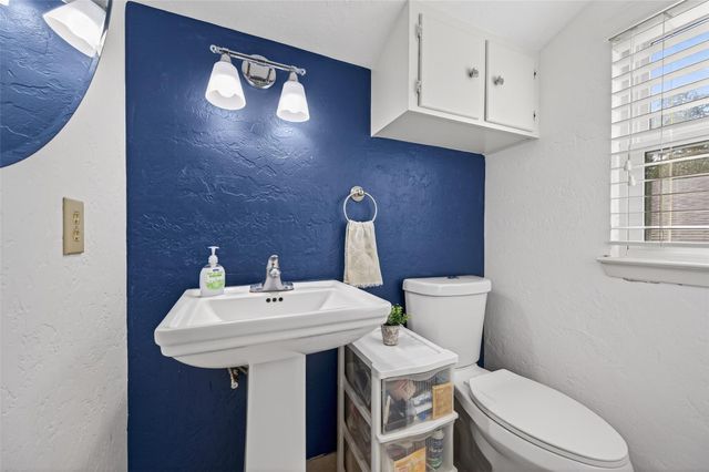 9818 Twin Shores Drive, Willis, TX 77318