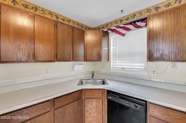 46 Lane Court, Old Bridge, NJ 08857