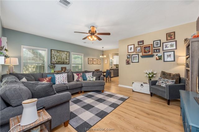 112 Rebecca Street, Bryan, TX 77801