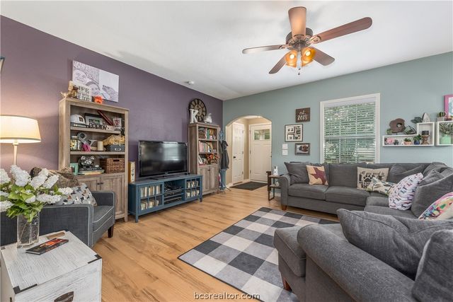 112 Rebecca Street, Bryan, TX 77801