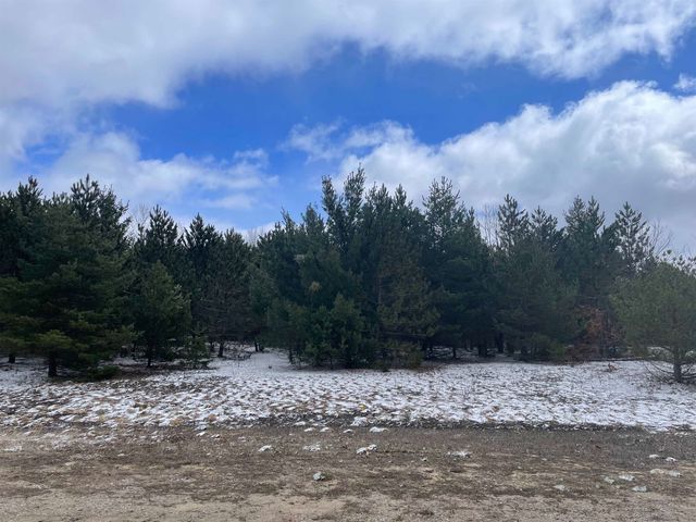 6418 Jeffrey Place, Grawn, MI 49637