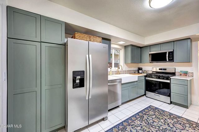 236 Shirley Lane, Palmdale, CA 93551