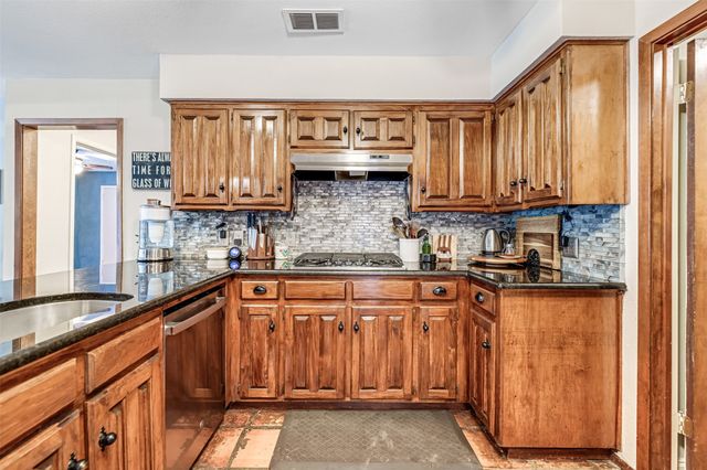 4307 Churchwood Drive, Arlington, TX 76016