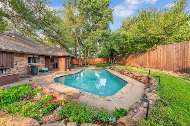 4307 Churchwood Drive, Arlington, TX 76016