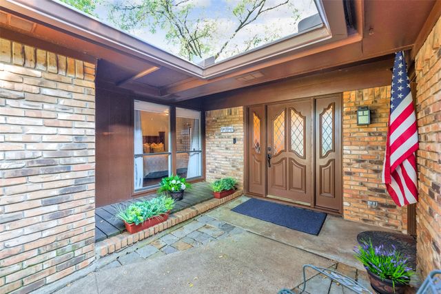 4307 Churchwood Drive, Arlington, TX 76016