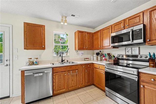 3513 Sunset Hollow Court, High Point, NC 27265