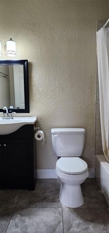 880 E 26th Street, Hialeah, FL 33013