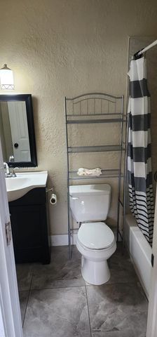 880 E 26th Street, Hialeah, FL 33013