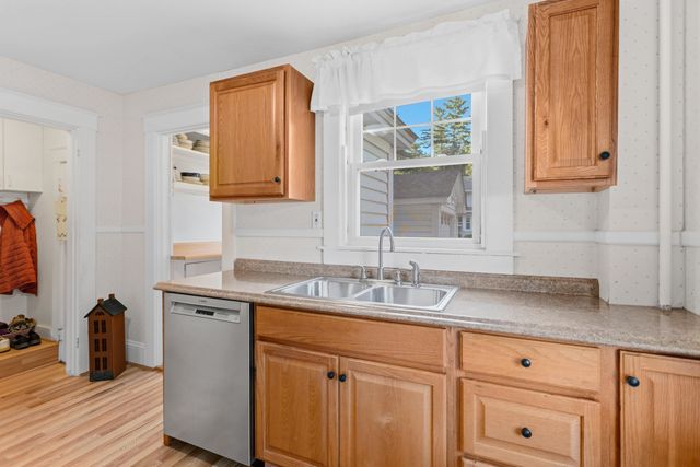29 Roger Avenue, Concord, NH 03301