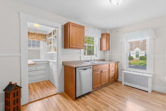 29 Roger Avenue, Concord, NH 03301