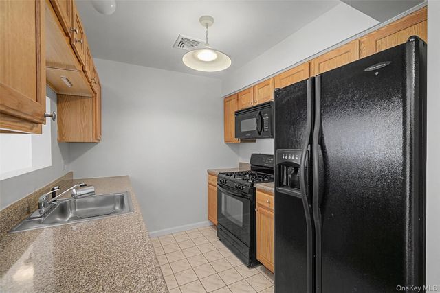 261 Ruth Court, Middletown, NY 10940