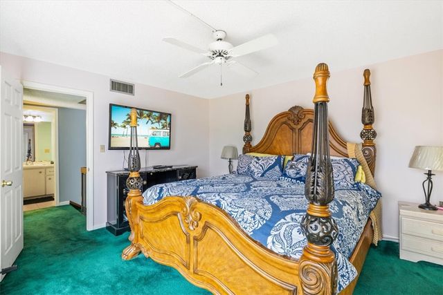 1170 6th Avenue 11D, Vero Beach, FL 32960