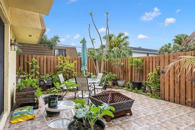 1170 6th Avenue 11D, Vero Beach, FL 32960