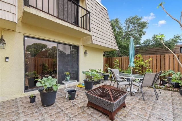 1170 6th Avenue 11D, Vero Beach, FL 32960