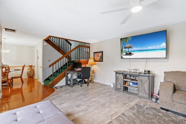 1170 6th Avenue 11D, Vero Beach, FL 32960