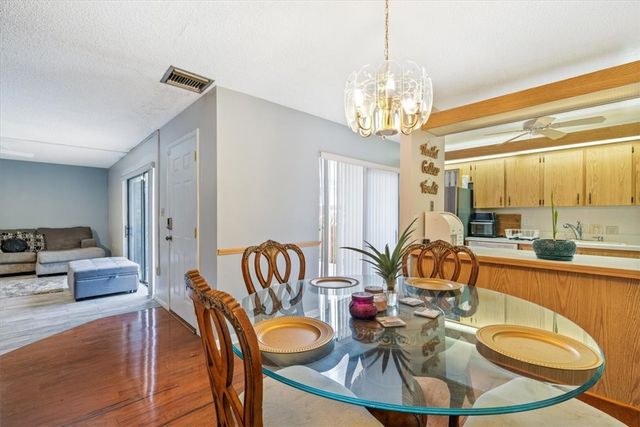 1170 6th Avenue 11D, Vero Beach, FL 32960