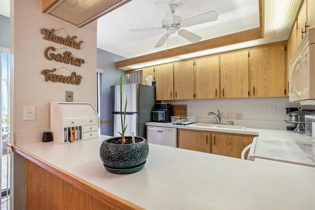 1170 6th Avenue 11D, Vero Beach, FL 32960