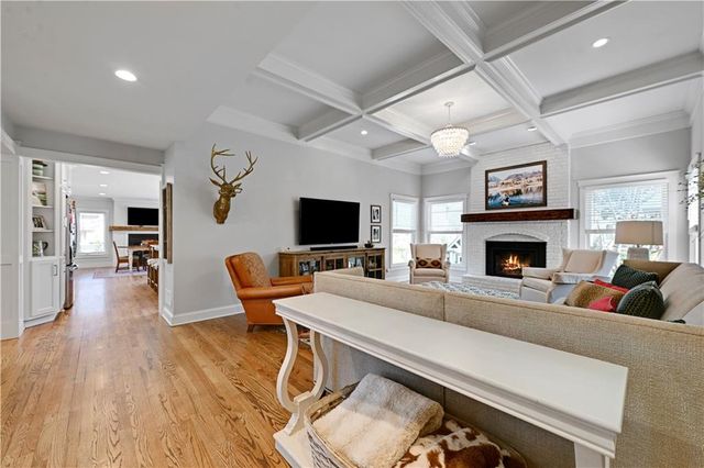 12321 Fairway Road, Leawood, KS 66209