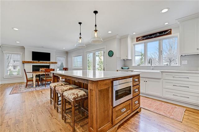 12321 Fairway Road, Leawood, KS 66209