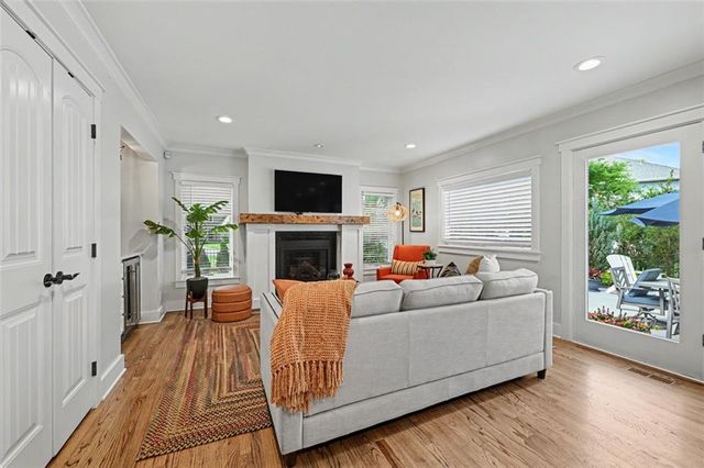 12321 Fairway Road, Leawood, KS 66209