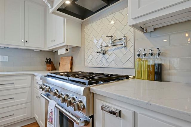 12321 Fairway Road, Leawood, KS 66209