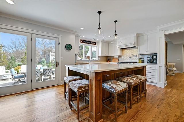 12321 Fairway Road, Leawood, KS 66209