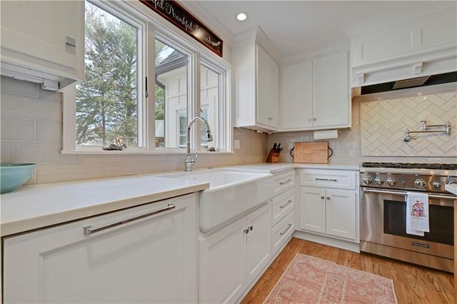12321 Fairway Road, Leawood, KS 66209