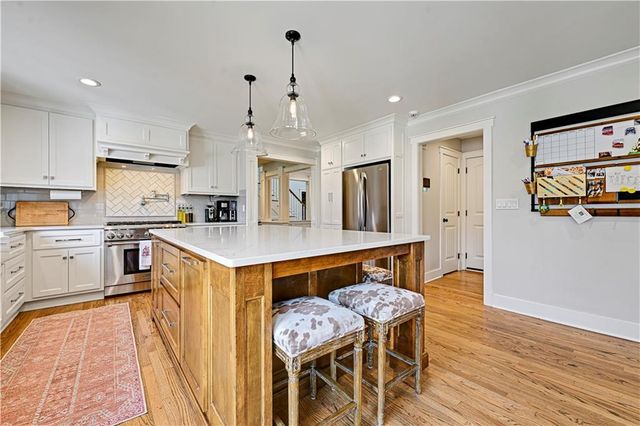 12321 Fairway Road, Leawood, KS 66209