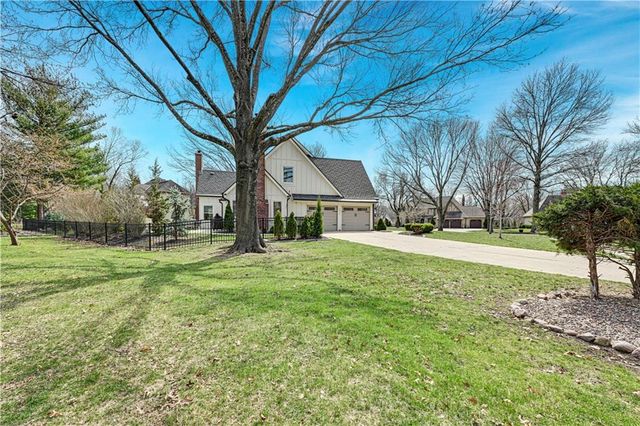 12321 Fairway Road, Leawood, KS 66209