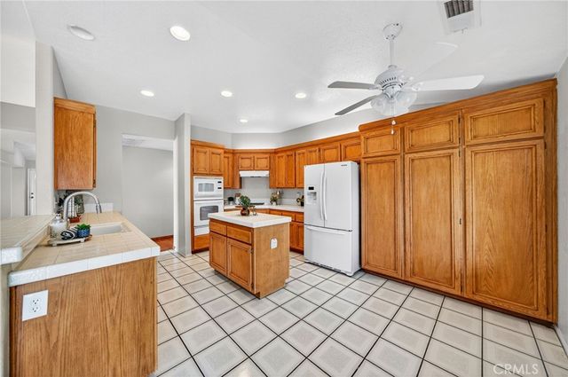 23045 Sweetbay Circle, Wildomar, CA 92595