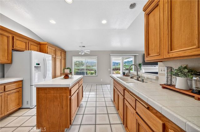 23045 Sweetbay Circle, Wildomar, CA 92595