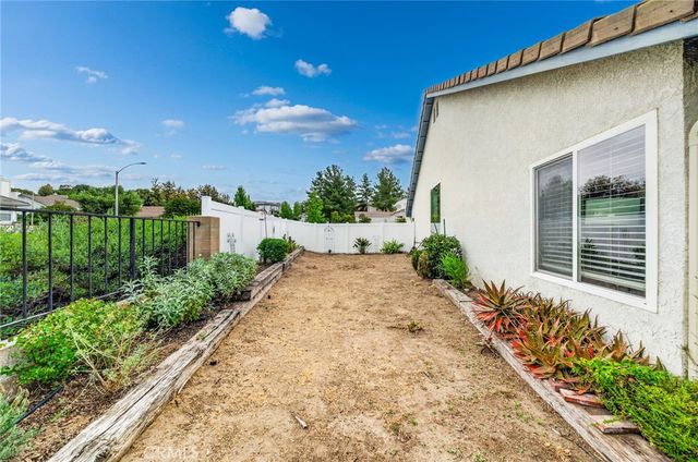 23045 Sweetbay Circle, Wildomar, CA 92595