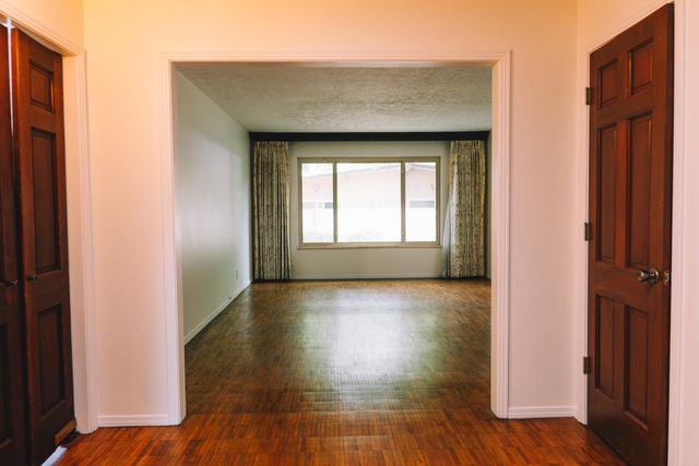 7704 Spring Avenue NE, Albuquerque, NM 87110